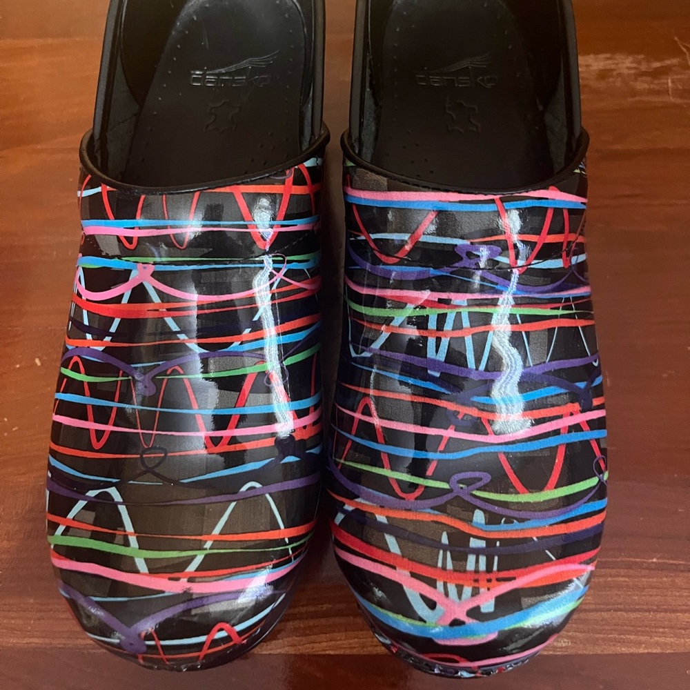 Dansko shoes size 8.5.